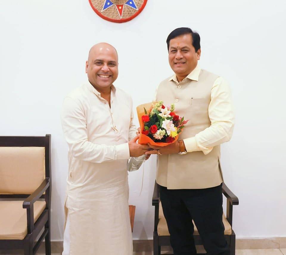 Dr. Rajdeep Roy with Union Minister Sarbananda Sonowal